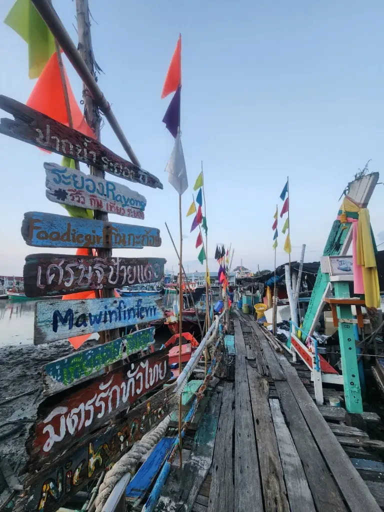 เปิด 7 พิกัด เที่ยวระยอง คาเฟ่ ร้านอาหารเด็ด GO Local Eat Local Go Hotel บุฟเฟ่ต์ทุเรียน ปังๆ