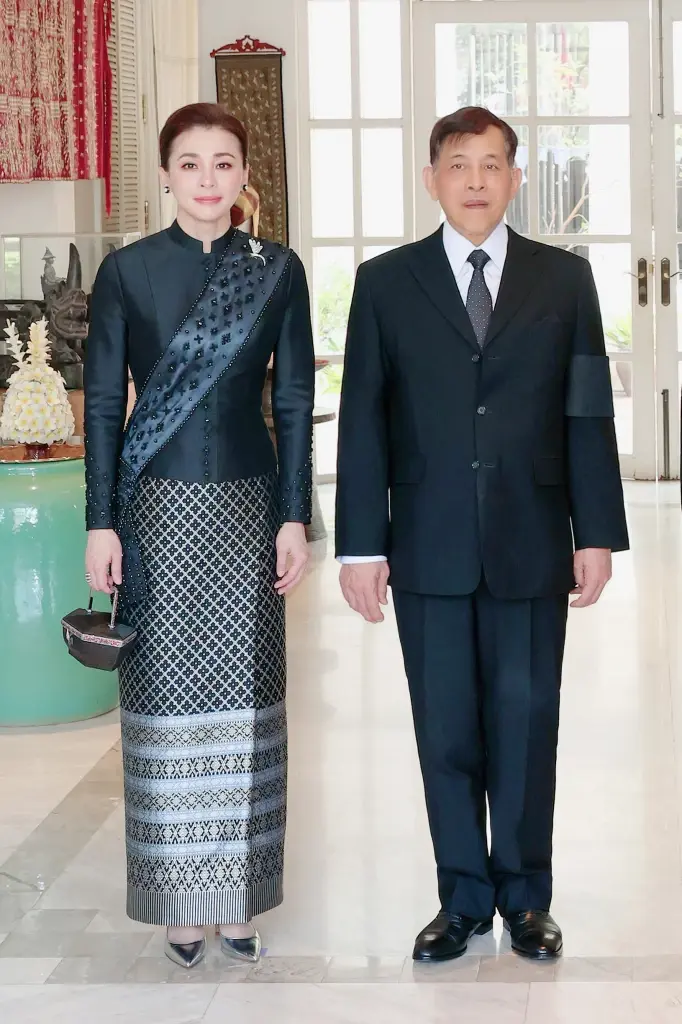 ในหลวง พระราชินี เสด็จฯ เยือนสาธารณรัฐประชาธิปไตยประชาชนลาวอย่างเป็นทางการ เป็นวันที่สอง