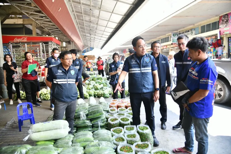 พาณิชย์ ลุยตรวจราคาสินค้าทั่วประเทศ ยันสินค้าไม่ขาด