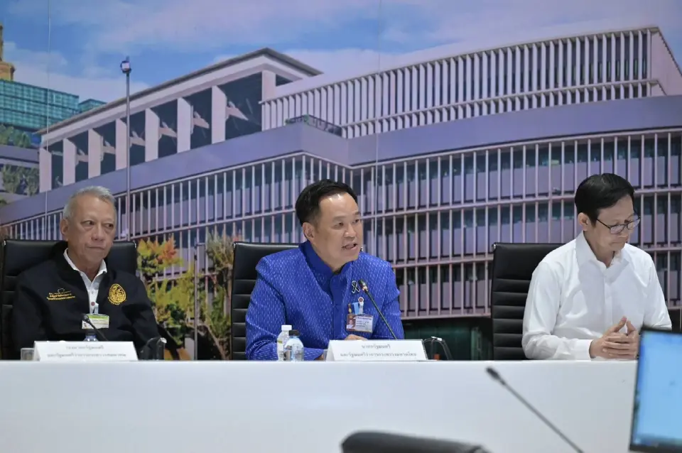 ‘อนุทิน’ ถกศบก. 4 ชม. สั่งอัดสต็อกน้ำมันทุกปั๊ม 1-2 สัปดาห์ เข้าสู่ภาวะปกติ