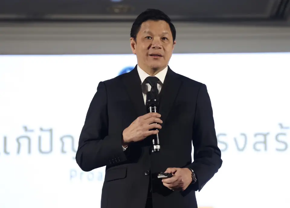 นายวิทัย รัตนากร ผู้ว่าการธนาคารแห่งประเทศไทย (ธปท.) 