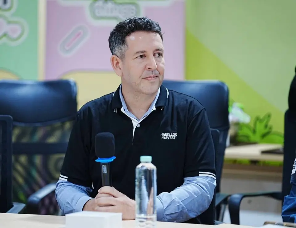 นายแมททิว ชัวมอง รองกรรมการผู้จัดการ บริษัท Harmless Harvest thailand
