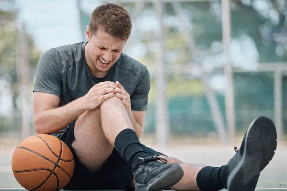 เข่าลั่น เข่าหลวม สัญญาณเตือน เสี่ยงข้อเข่าเสื่อมในอนาคต