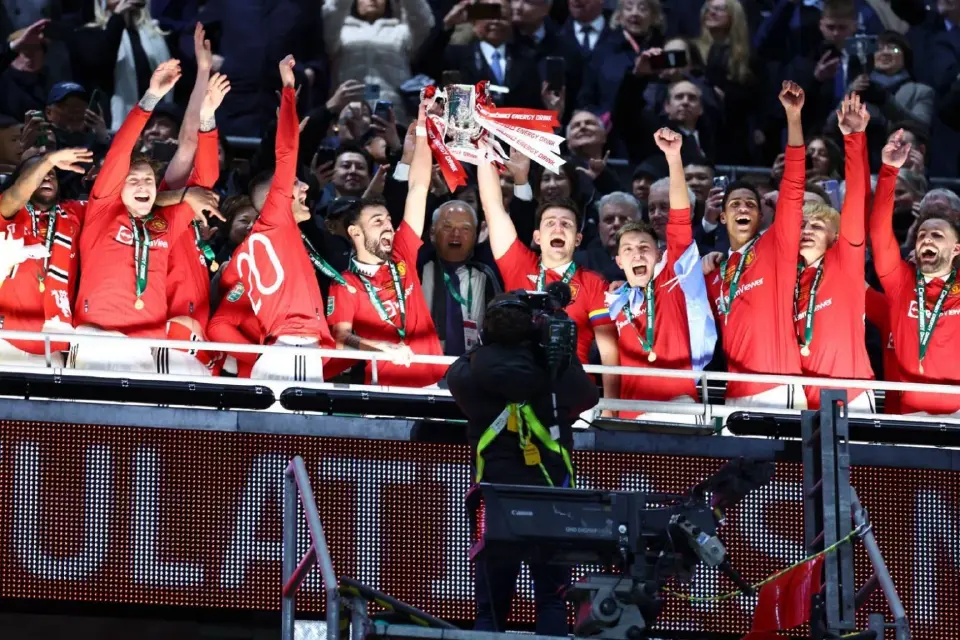 คาราบาว ต่อสัญญาประวัติศาสตร์ EFL ยิงยาวปี 2029 พร้อมเปิดตัวลาเกอร์ในสนามอังกฤษ