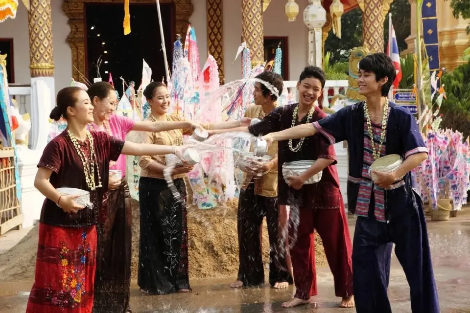 ปักหมุดเที่ยว 18 จังหวัดจัดใหญเทศกาลสงกรานต์ 