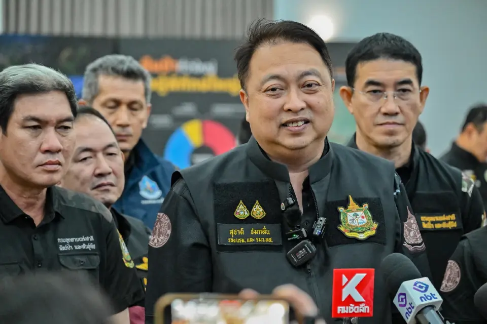 สุชาติ ชมกลิ่น