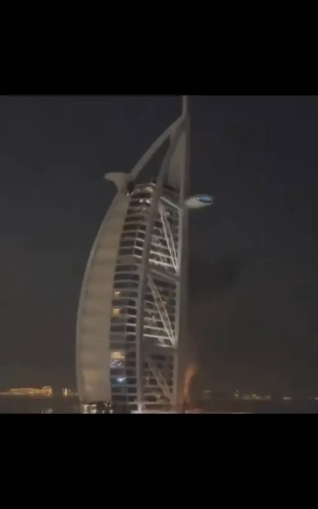 เจาะความเสียหาย Burj Al-Arab แลนด์มาร์ค 7 ดาวดูไบ หลังเศษโดรนอิหร่านตกใส่ไฟลุกท่วม