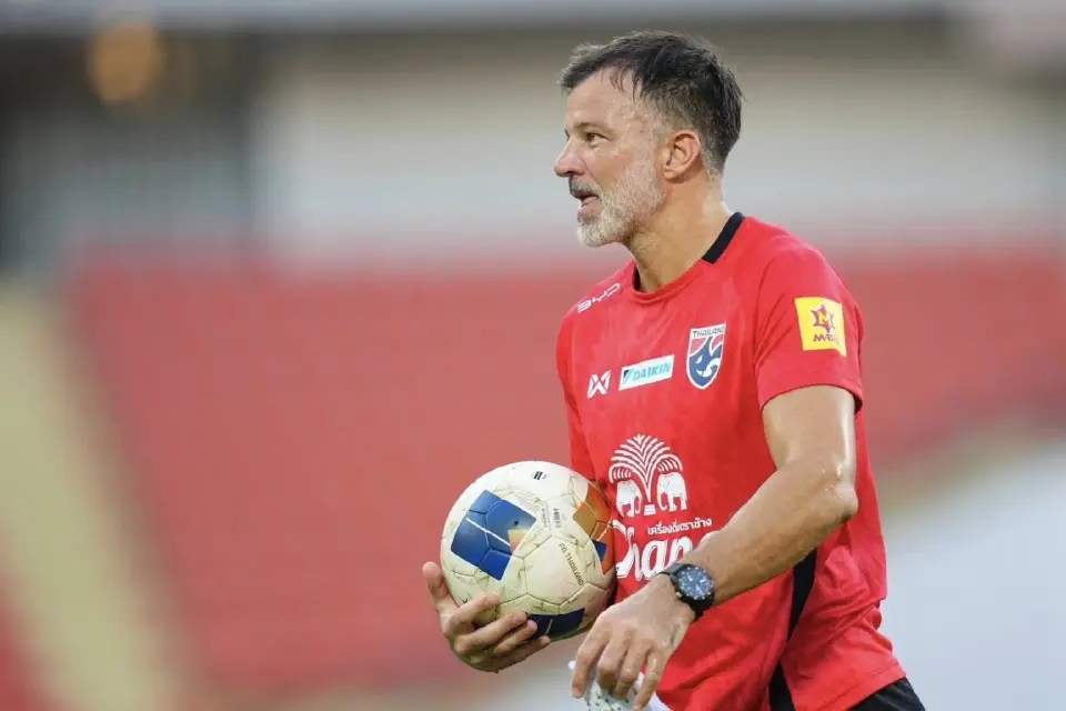 แอนโธนี ฮัดสัน หัวหน้าผู้ฝึกสอนฟุตบอลทีมชาติไทย