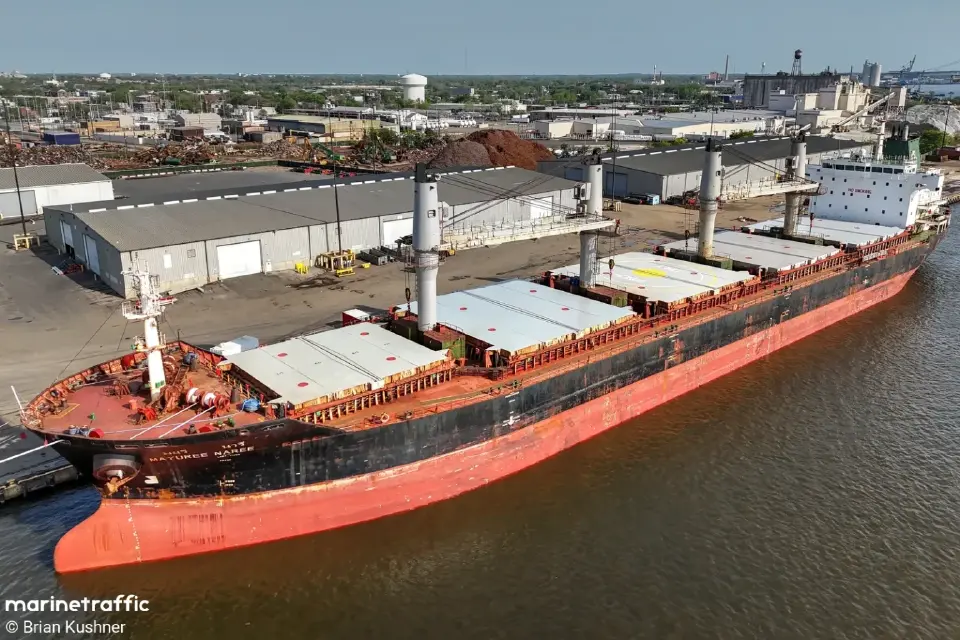 ‘พิพัฒน์’ สั่งเจ้าท่า ช่วยลูกเรือไทย หลังเรือสินค้าถูกโจมตีช่องแคบฮอร์มุซ