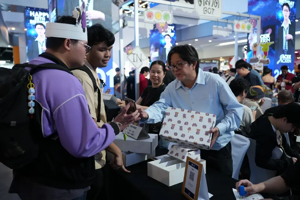 ฉีกกฎอีเวนต์ T5 Paper Pallet เปลี่ยนกระดาษส่งออกเป็นบูธสุดล้ำ