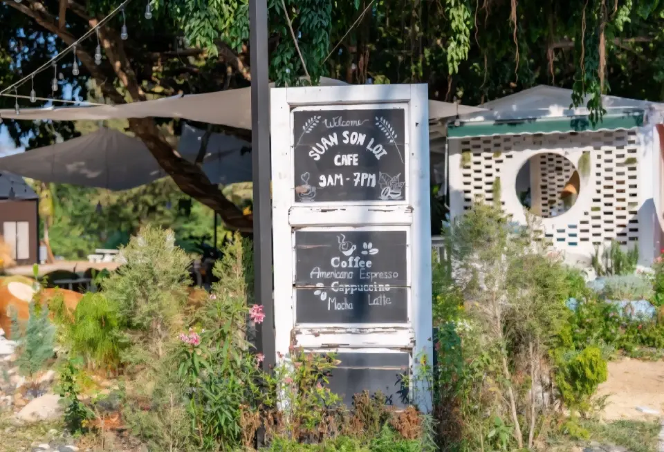 เช็คอิน สวนสนลอย คาเฟ่สีเขียวริมทะเล แลนด์มาร์คใหม่ ชะอำ หัวหิน เซ็นทารา ไลฟ์ ชะอำ