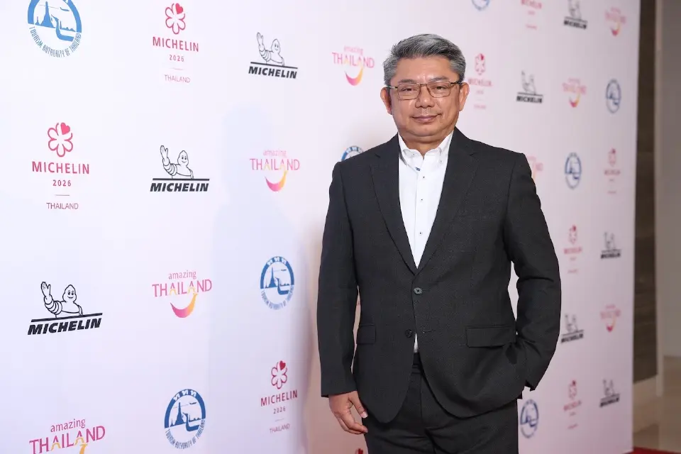 นิธี สีแพร