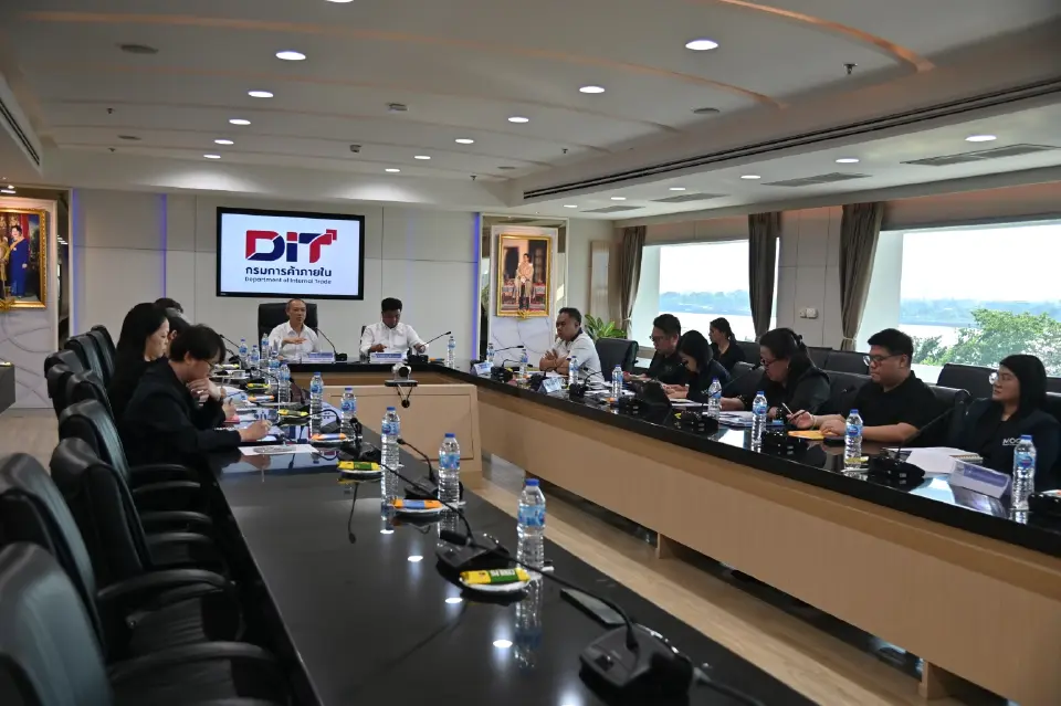 พาณิชย์ ย้ำสินค้าไม่ขาดแคลน ห้างดังตรึงราคา พร้อมอัดโปรแรง