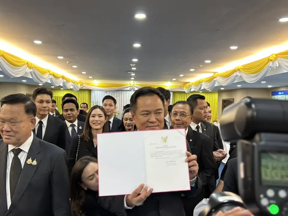 'อนุทิน' ยิ้มไม่ออก รับตำแหน่งช่วงศึกหนัก ห่วงสถานการณ์ตะวันออกกลางทำไทยระอุ