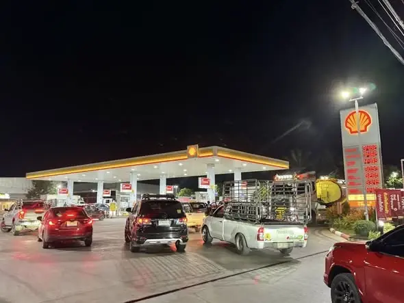 ประมวลภาพ ปั๊มน้ำมันทั่วประเทศป่วนหนัก จำกัดการซื้อ เซ่นสงครามตะวันออกกลาง