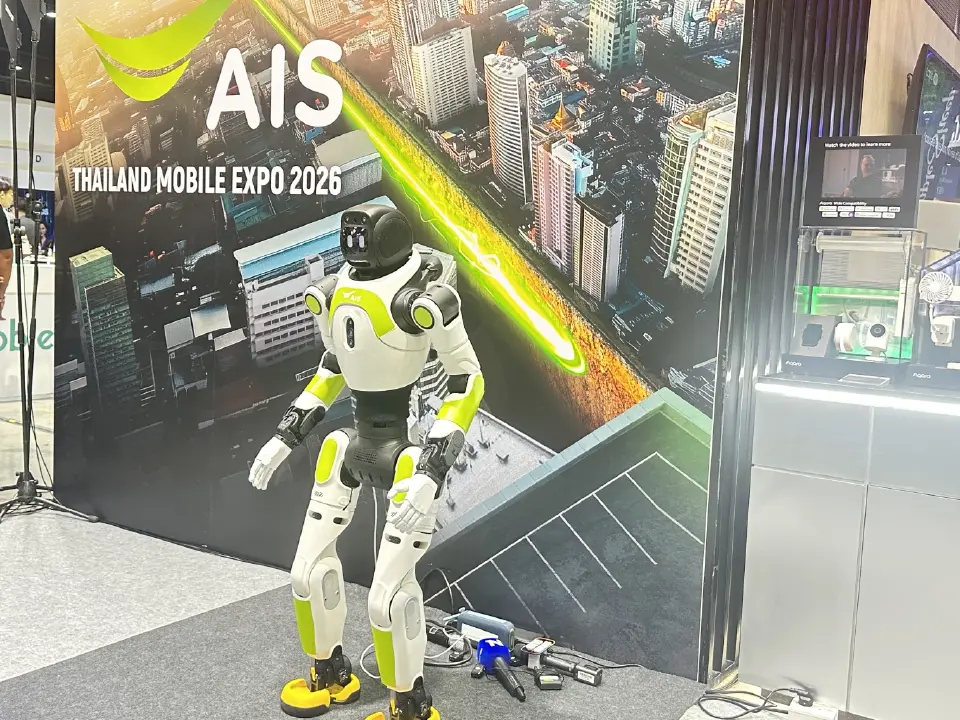 AIS อวดโฉม “น้องจีจี้” หุ่นยนต์บริการ AI อัจฉริยะ ยกระดับรีเทลยุคใหม่