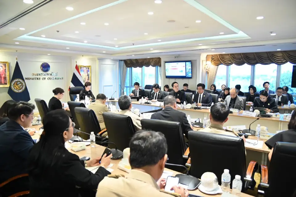 พาณิชย์ ออก 8 มาตรการ ดูดซับผลไม้ 1.1 ล้านตัน บริโภคในประเทศ-คุมล้งกดราคา