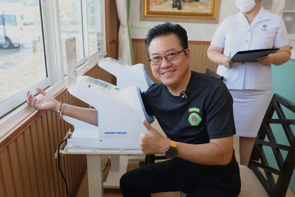 นายสมบัติ กนกทิพย์วรรณ ผู้อำนวยการเขตดอนเมือง 