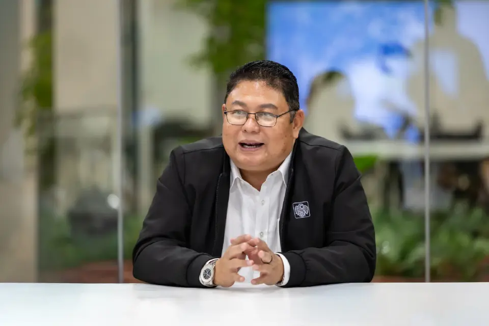 ดร.ธีธัช สุขสะอาด 