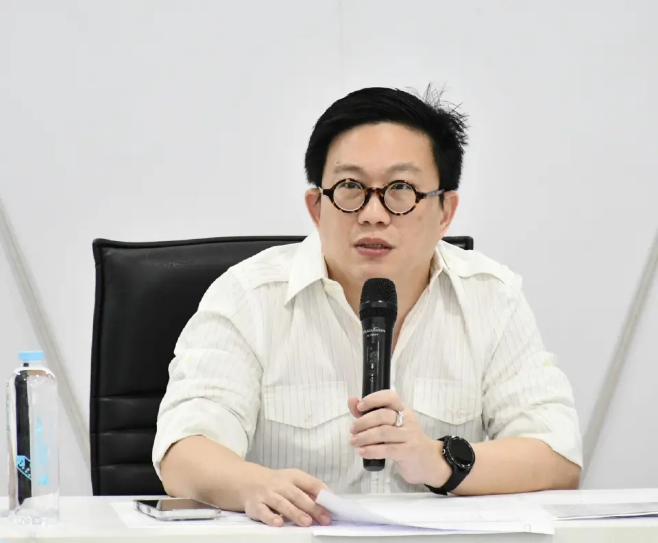 ผู้ช่วยศาสตราจารย์ ดร. สิงห์ สิงห์ขจร ประธานคณะกรรมการศูนย์สำรวจความคิดเห็นบ้านสมเด็จโพลล์ 