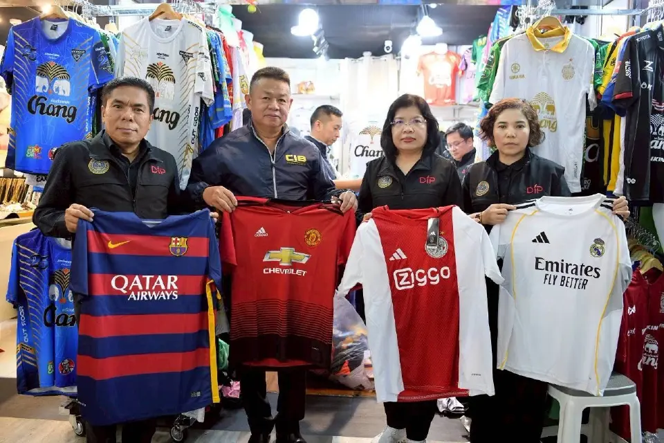 กรมทรัพย์สินฯ บุก MBK ยึดของปลอมกว่า 70 ล้าน เลิกสัญญาเช่า 49 ร้าน