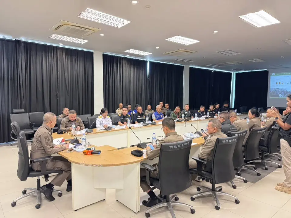 รองผบ.ตร.ลุยชายแดนใต้ คุมเข้มลักลอบน้ำมัน สกัด“กองทัพมด”ข้ามแดน