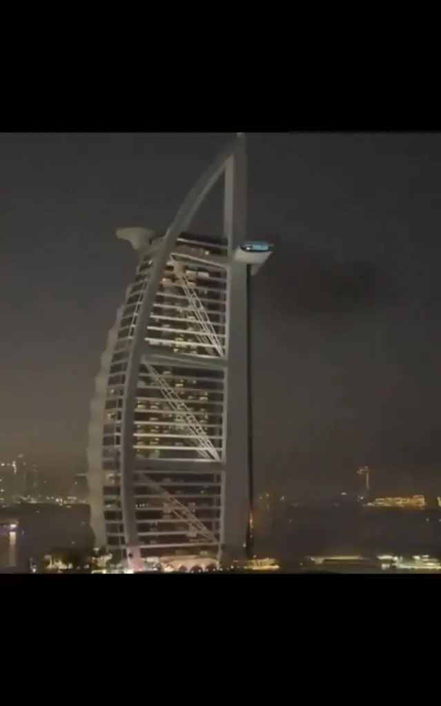 เจาะความเสียหาย Burj Al-Arab แลนด์มาร์ค 7 ดาวดูไบ หลังเศษโดรนอิหร่านตกใส่ไฟลุกท่วม
