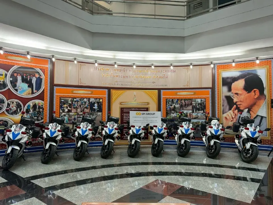 รองผบ.ตร.รับมอบรถจักรยานยนต์ เสริมทัพจราจรโครงการพระราชดำริ