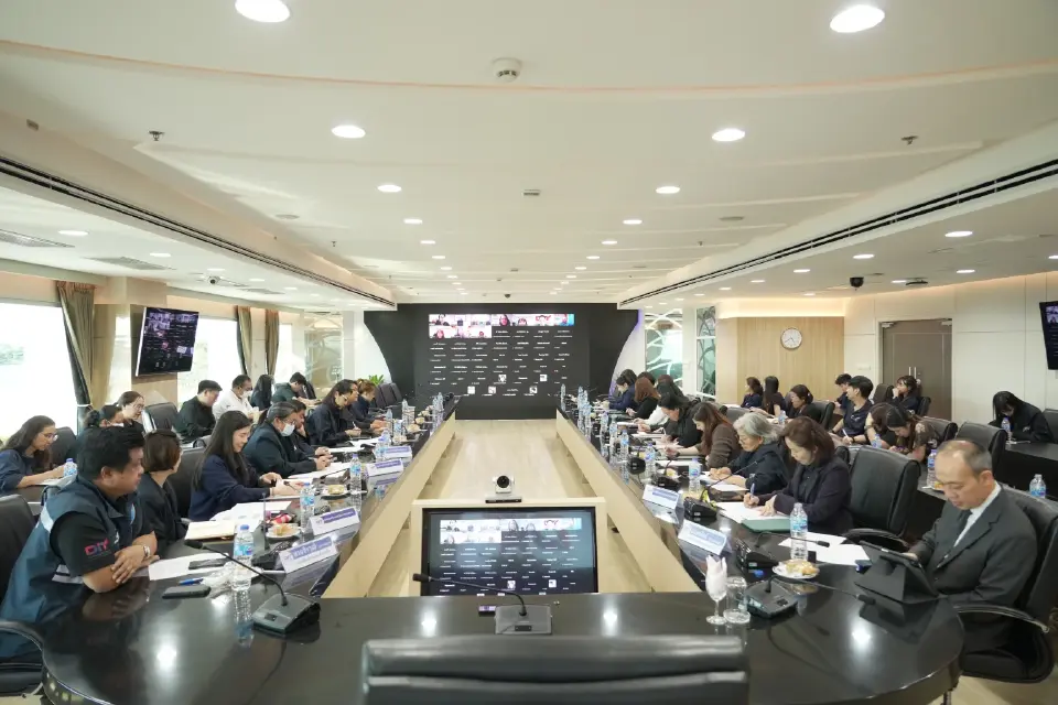 พาณิชย์ ถกห้างใหญ่-ตลาดสด คุมราคาสินค้า สั่งเติมสต็อกห้ามตุน