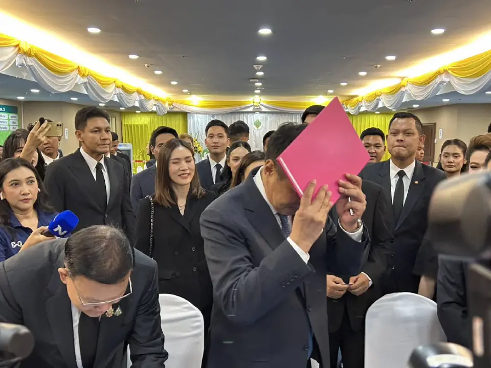 “อนุทิน”รับหนังสือรับรอง สส. ยกเคาะหัว 3 ครั้ง ลั่นเร่งลุยงานทุกเรื่อง