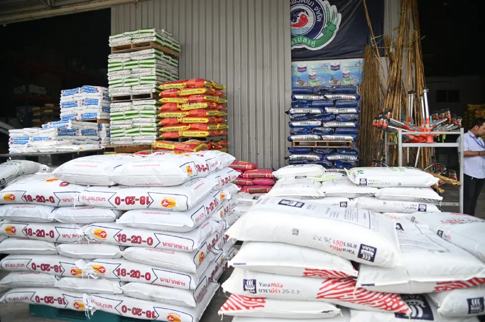 พาณิชย์ยันปุ๋ยไม่ขาดตลาด! สต๊อก 1.52 ล้านตัน ใช้ยาวถึงสิงหาคม 69