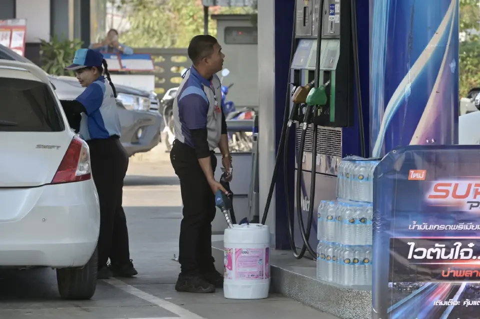 แฟ้มภภาพประชาชนแห่ตุนน้ำมัน