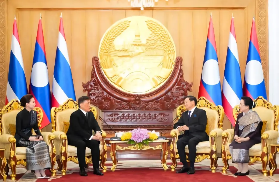 ในหลวง พระราชินี เสด็จฯ เยือนสาธารณรัฐประชาธิปไตยประชาชนลาวอย่างเป็นทางการ เป็นวันที่สอง