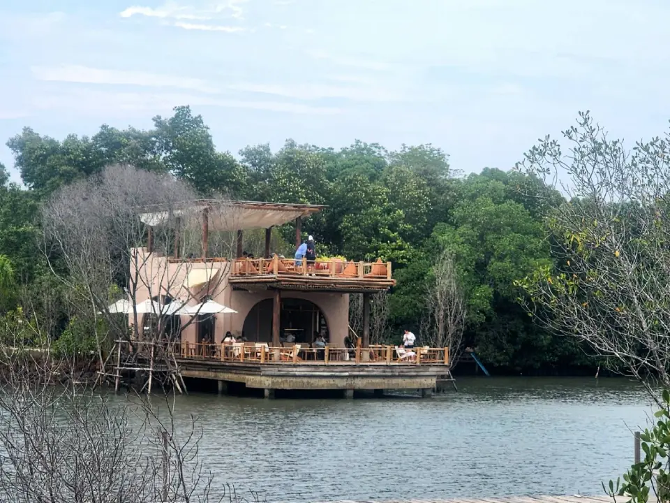 Lawon Canal คาเฟ่