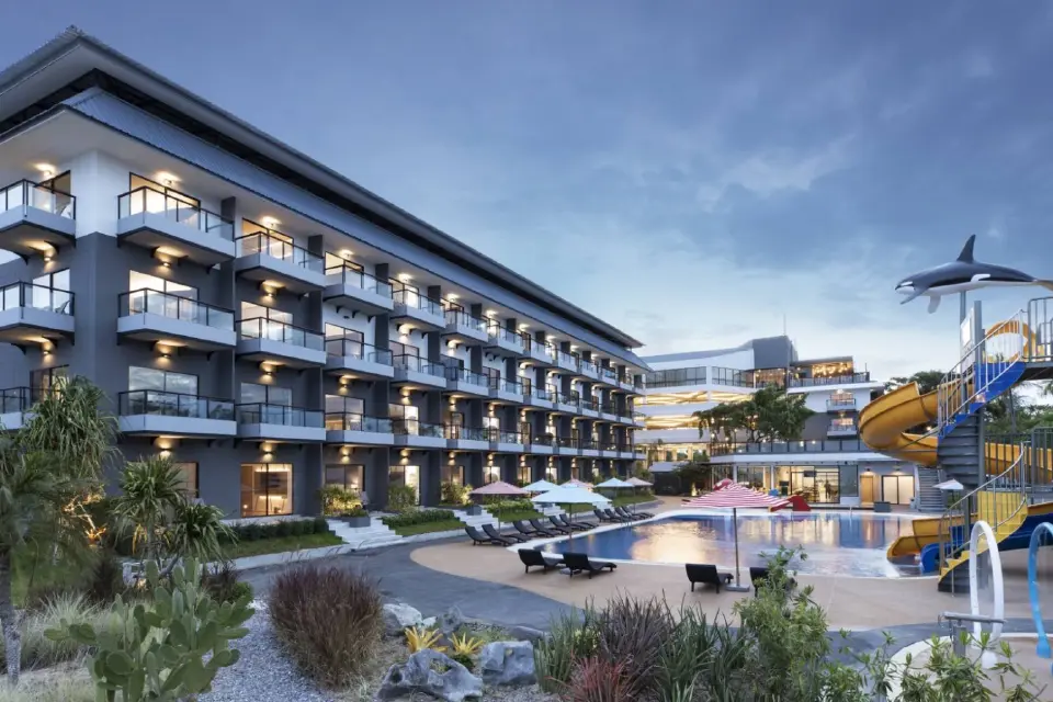 เช็คอิน สวนสนลอย คาเฟ่สีเขียวริมทะเล แลนด์มาร์คใหม่ ชะอำ หัวหิน เซ็นทารา ไลฟ์ ชะอำ