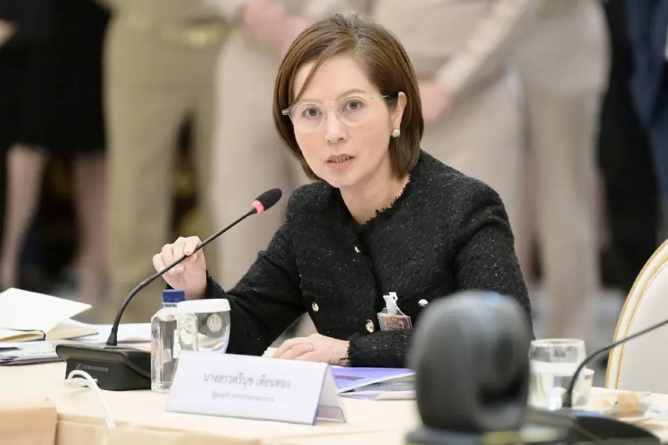 นางสาวตรีนุช เทียนทอง รมว.แรงงาน 