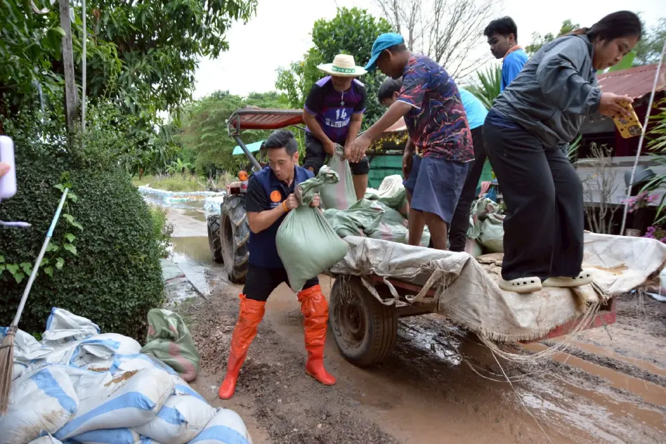 “กรวีร์” เปิดใจเคล็ดลับ DNA ผู้แทนฯ ต้องไม่ทิ้งพื้นที่! หนุนสอดประสาน “รุ่นใหม่-รุ่นเก่า” ขับเคลื่อนประเทศ ชู “คนละครึ่งพลัส” ทางรอดเศรษฐกิจรากหญ้า