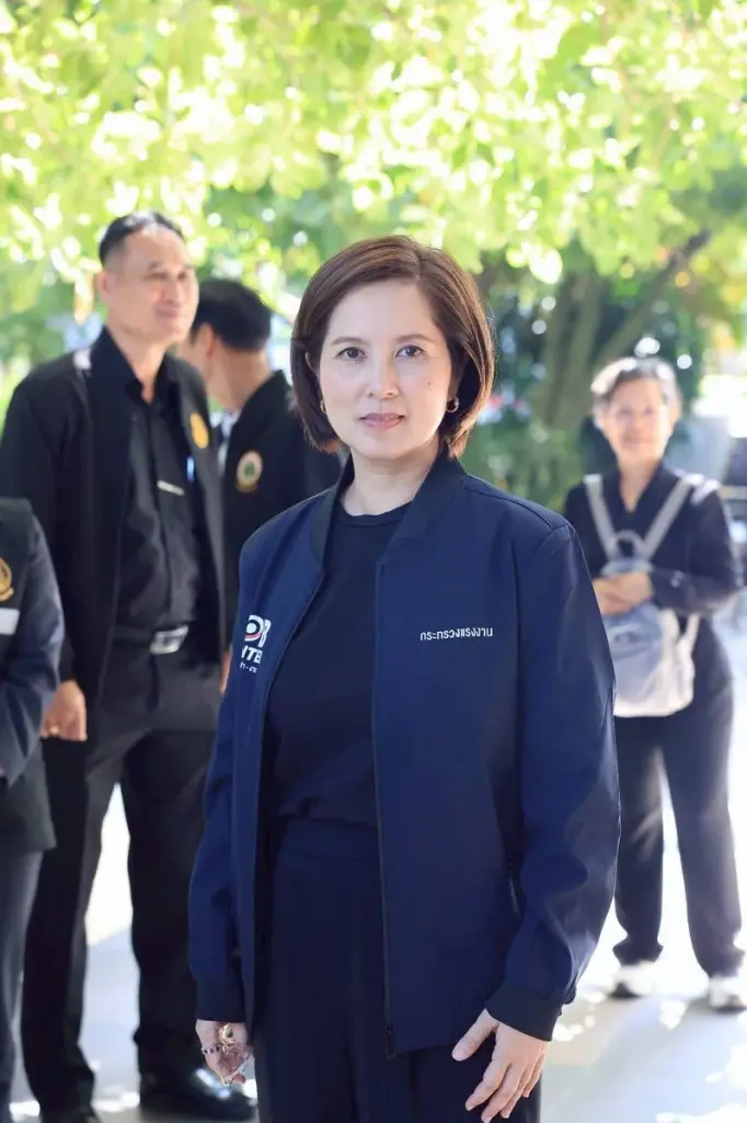 นางสาวตรีนุช เทียนทอง รมว.แรงงาน