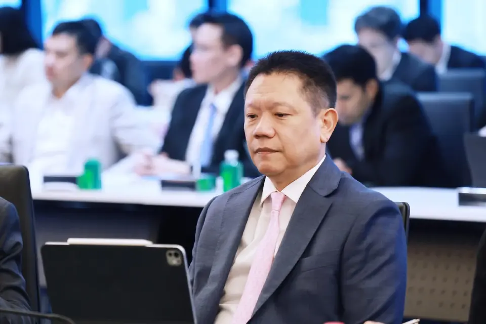 นายลวรณ แสงสนิท ปลัดกระทรวงการคลัง