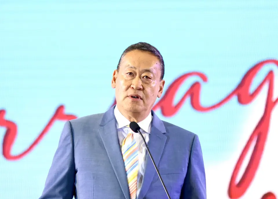 เศรษฐา ทวีสิน