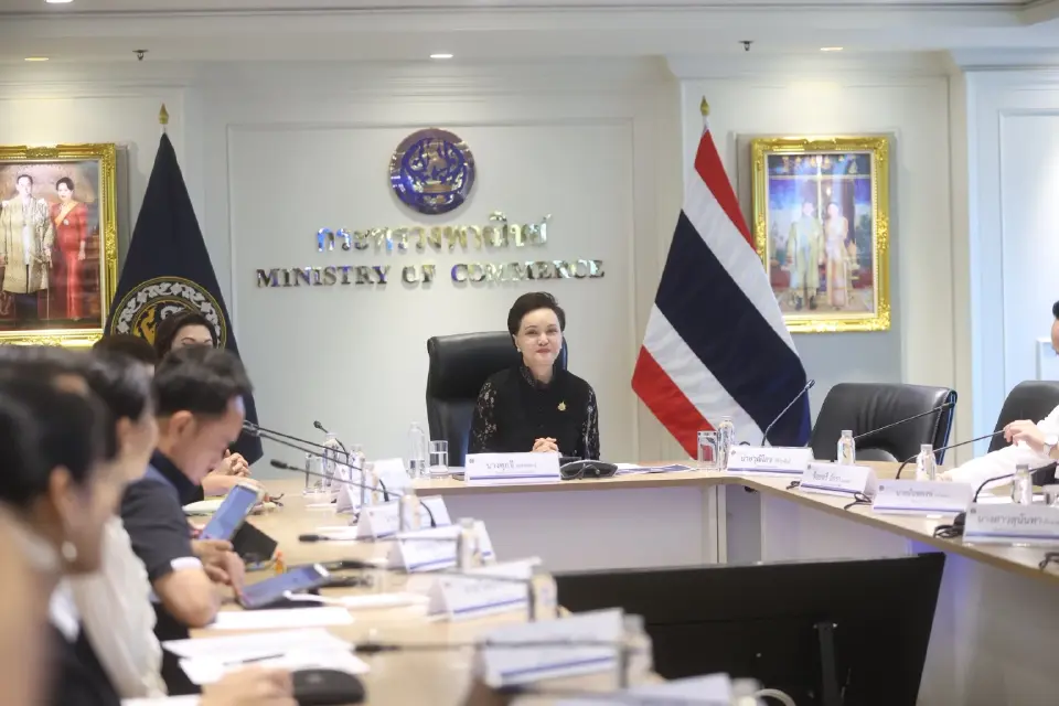 นางศุภจี สุธรรมพันธุ์ รัฐมนตรีว่าการกระทรวงพาณิชย์ แถลงถึงการดำเนินมาตรการสำคัญของกระทรวงพาณิชย์ต่อสถานการณ์สู้รบตะวันออกกลาง