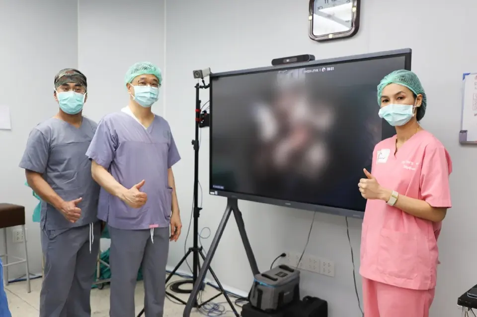 หัวเว่ย หนุน ร.พ. ชุมแพ สอนแพทย์ Telemedicine ผ่าตัดสด 4K เรียลไทม์