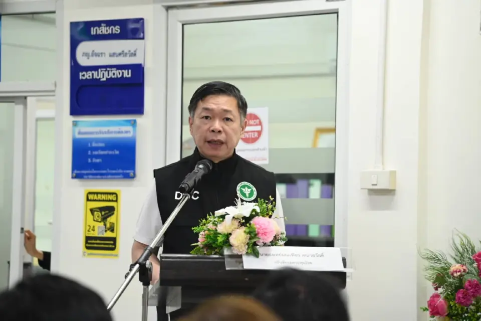 นายแพทย์มณเฑียร คณาสวัสดิ์ อธิบดีกรมควบคุมโรค