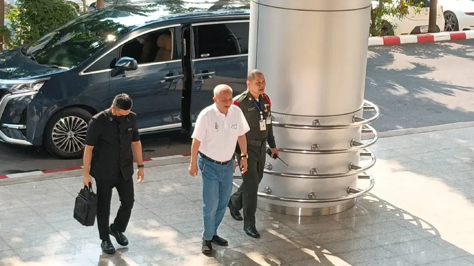 นายสนธิ ลิ้มทองกุล