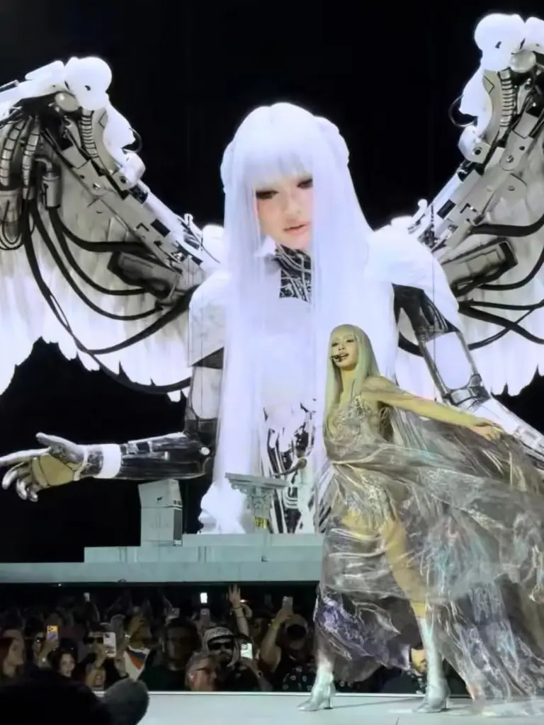 LISA ทำถึงสร้างตำนานบทใหม่ Coachella 2026 โชว์สุดล้ำ ร่าง 'ลิซ่า'วิชวล ทุบสถิติโลก