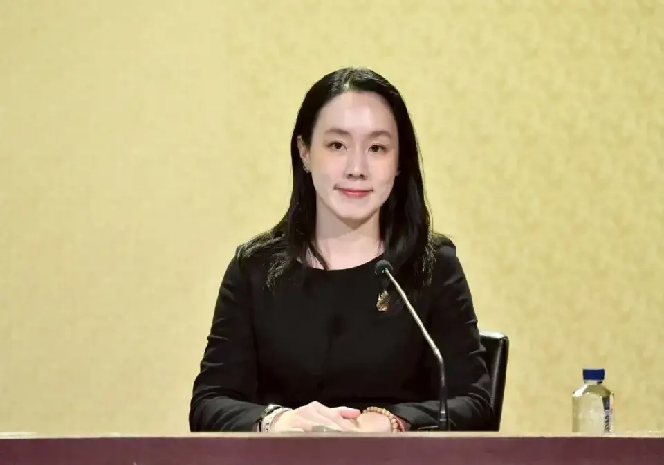 นางสาวลลิดา เพริศวิวัฒนา รองโฆษกประจำสำนักนายกรัฐมนตรี 