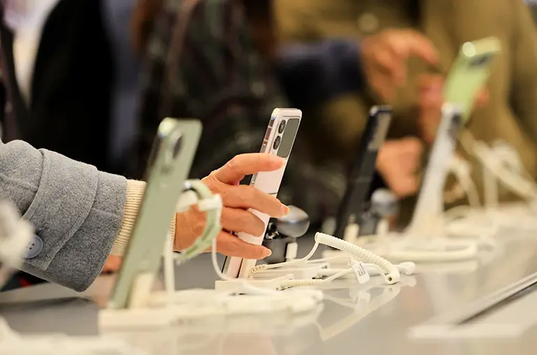 วิกฤตชิปโลกแพงพ่นพิษ! ยอดขายสมาร์ทโฟนโลกวูบ จ่อขยับราคาขึ้นยกแผง