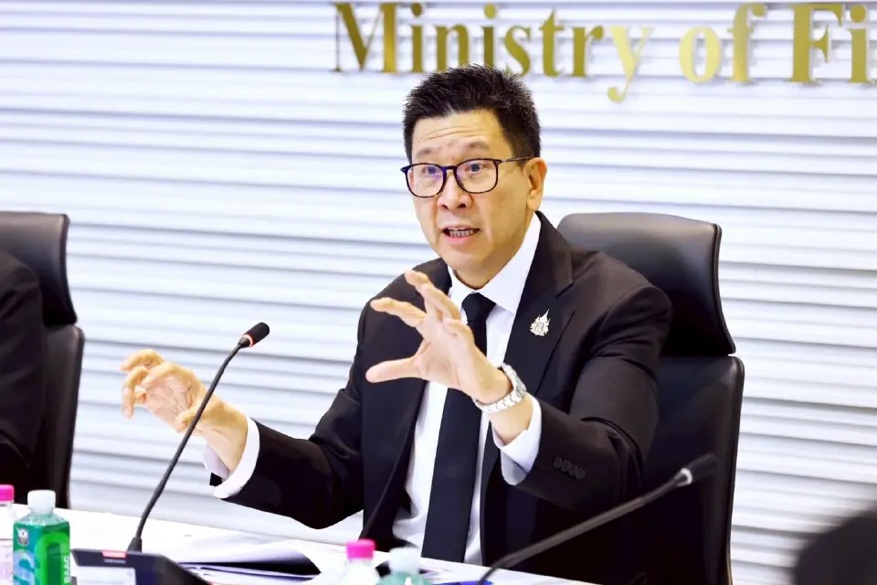 นายเอกนิติ นิติทัณฑ์ประภาศ รองนายกรัฐมนตรี และรัฐมนตรีว่าการกระทรวงการคลัง