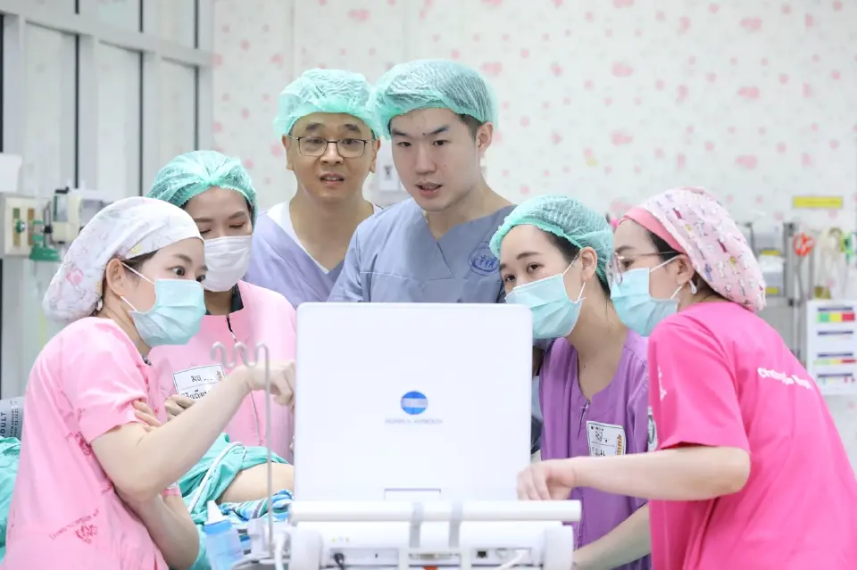 หัวเว่ย หนุน ร.พ. ชุมแพ สอนแพทย์ Telemedicine ผ่าตัดสด 4K เรียลไทม์