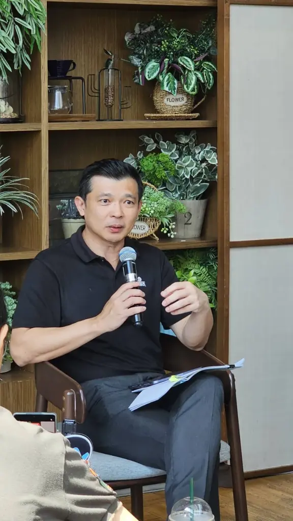 เอนก อยู่ยืน รองเลขาธิการและโฆษก สำนักงานคณะกรรมการกำกับหลักทรัพย์และตลาดหลักทรัพย์ (ก.ล.ต.) 